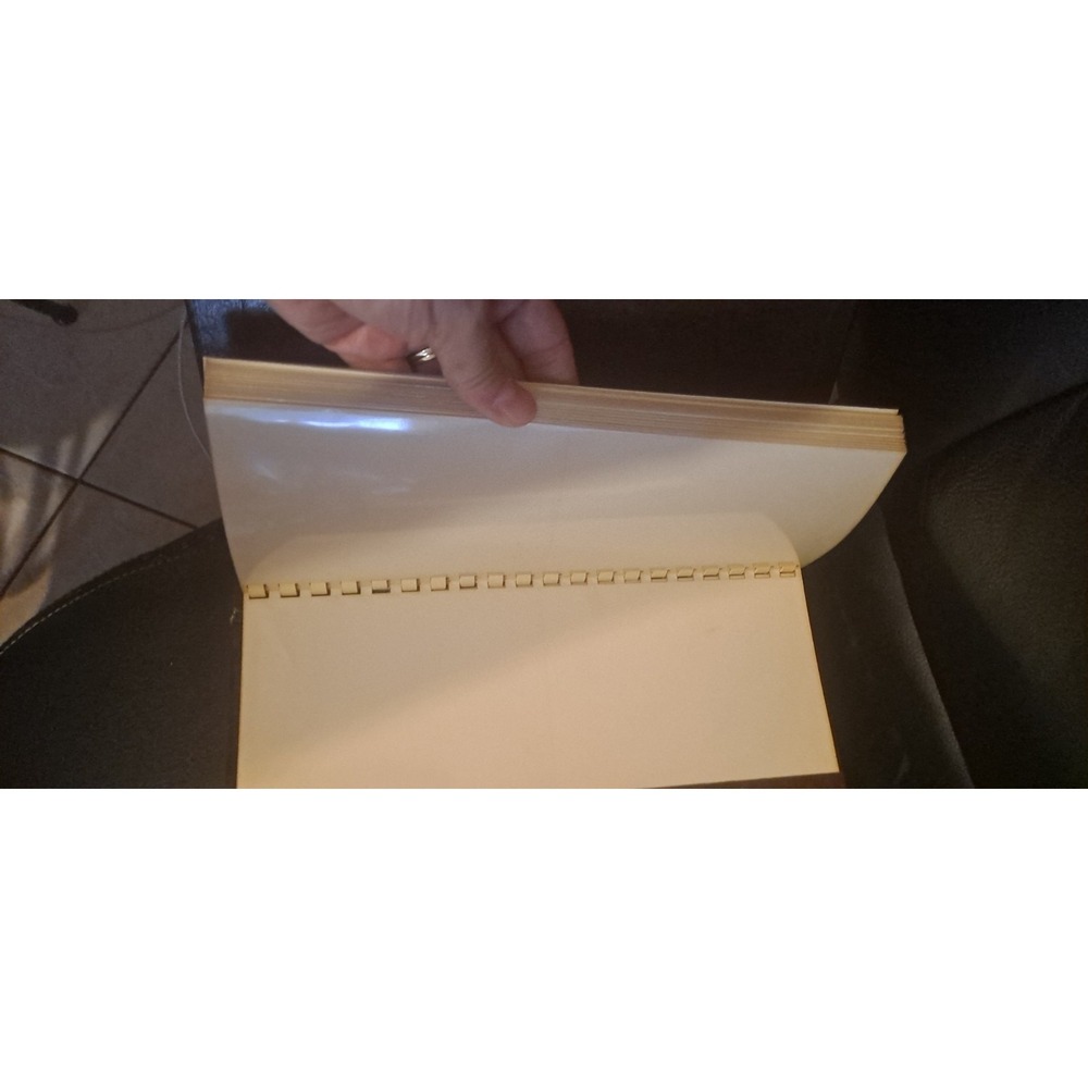 Vintage Photo Album 2 Folding Sides Fits On a Bookshelf - Picture 5 of 6